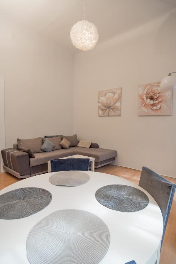 Magnolia Apartment Zagabria Esterno foto